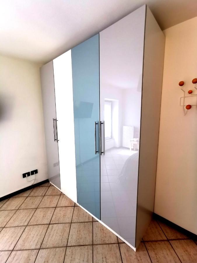 Old Town Apartment With Terrace - Live Love Lake Peschiera del Garda Eksteriør bilde