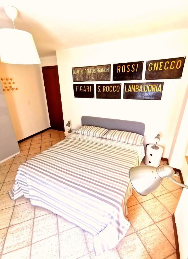 Old Town Apartment With Terrace - Live Love Lake Peschiera del Garda Eksteriør bilde