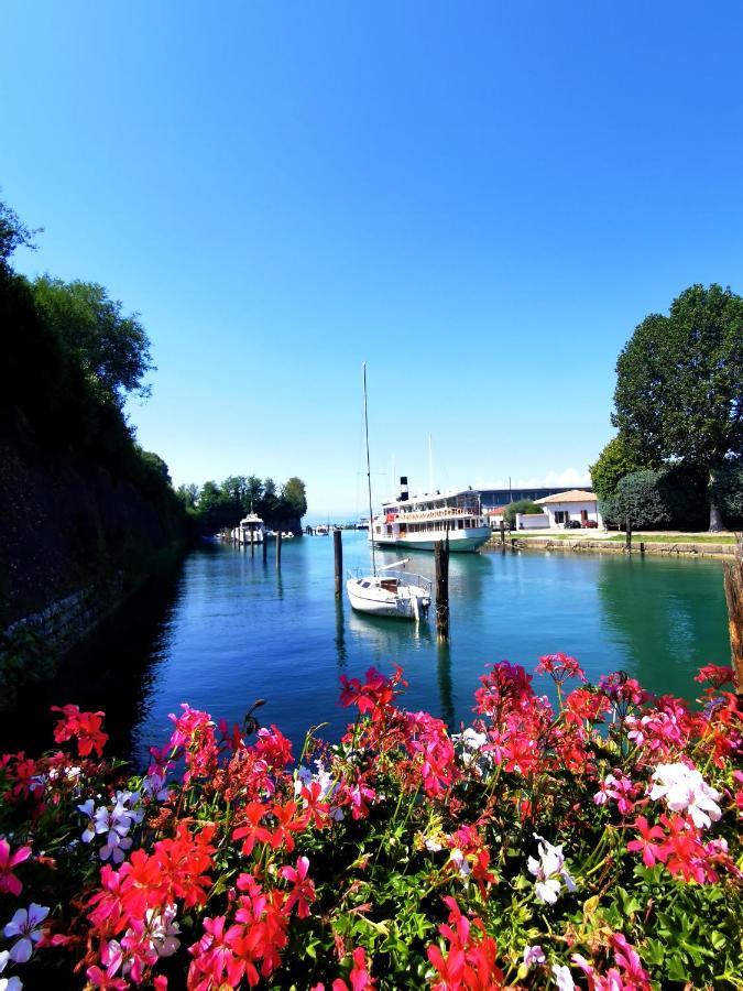 Old Town Apartment With Terrace - Live Love Lake Peschiera del Garda Eksteriør bilde