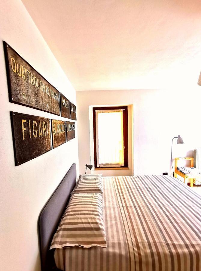 Old Town Apartment With Terrace - Live Love Lake Peschiera del Garda Eksteriør bilde