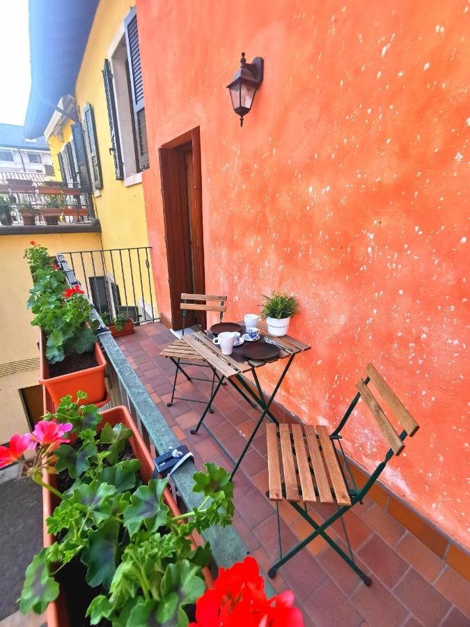 Old Town Apartment With Terrace - Live Love Lake Peschiera del Garda Eksteriør bilde