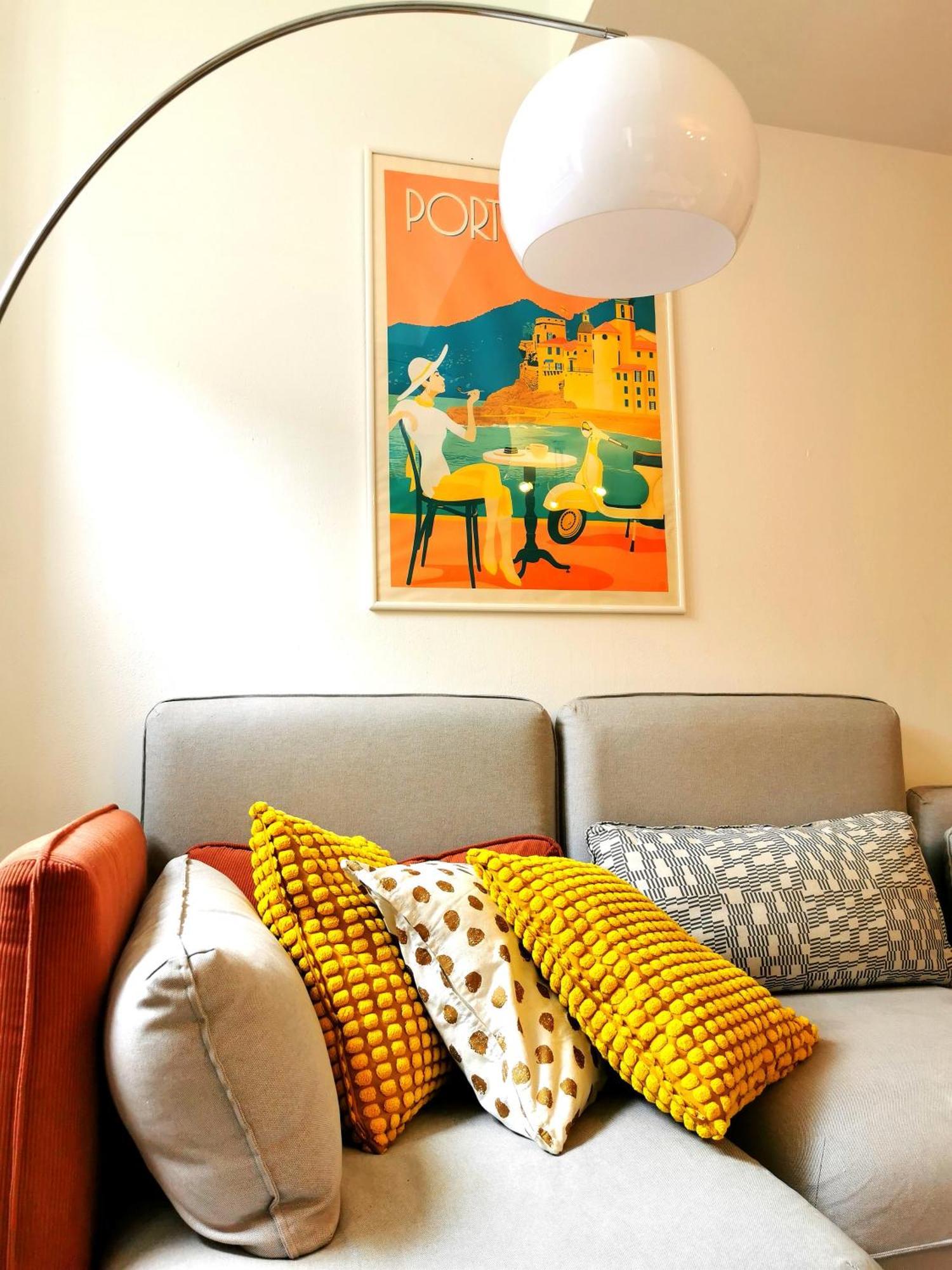 Old Town Apartment With Terrace - Live Love Lake Peschiera del Garda Eksteriør bilde